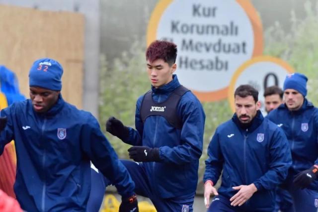 1675673743378019857.jpg 1000.jpg